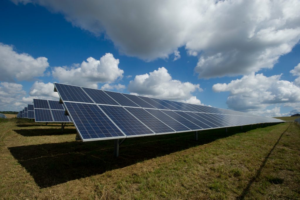 Différence entre panneaux solaires et panneaux photovoltaïques